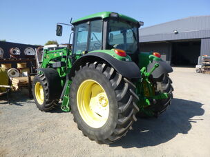 USED JOHN DEERE 6520F TRACTOR WITH LOADER