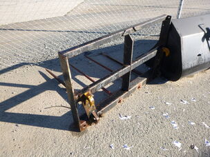 USED QUICKE EURO HITCH BALE FORKS