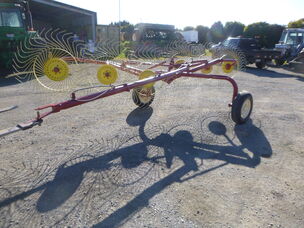 USED VICON 6 WHEEL TRAILING HAY RAKE