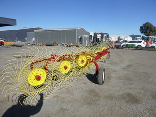 USED VICON 6 WHEEL TRAILING HAY RAKE