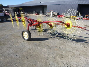 USED VICON 6 WHEEL TRAILING HAY RAKE