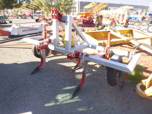 USED YEOMAN 5 TINE RIPPER