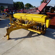 Used Connor Shea 18 Disc trailing seeder