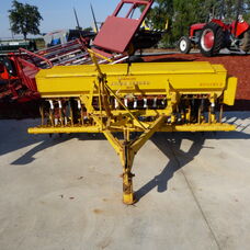 Used Connor Shea 18 Disc trailing seeder